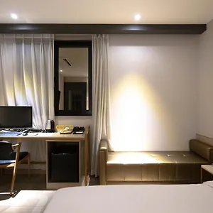 Hound Seomyeon-beomcheon 3*, Busan South Korea