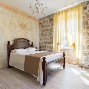 Pietra Rossa 4*, Split Croatia